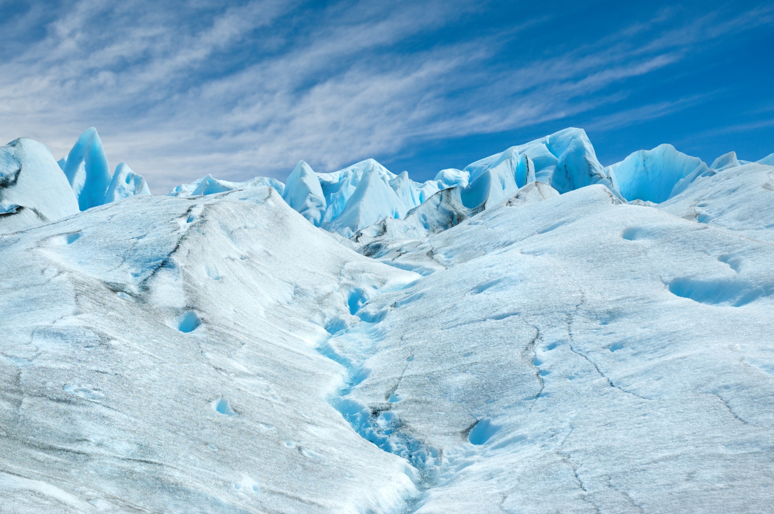 Melting Antarctic glacier rais