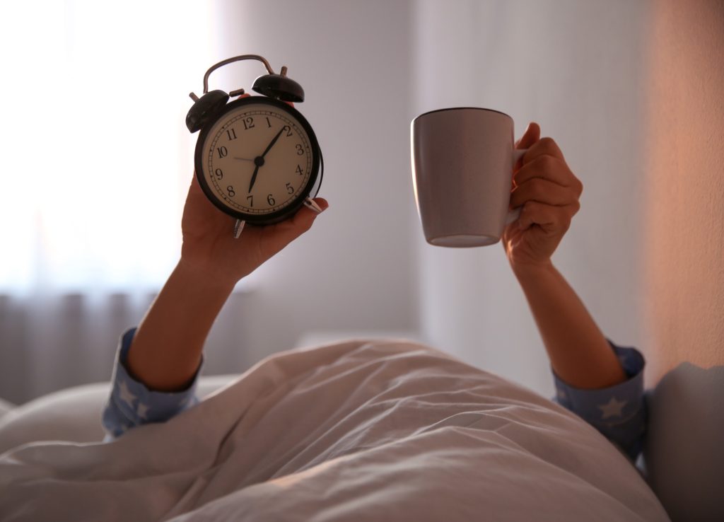 Get more rest, wake up earlier, and change your night owl habits in 8 simple steps 