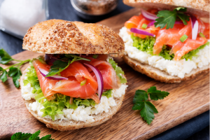 smoked salmon on bagel