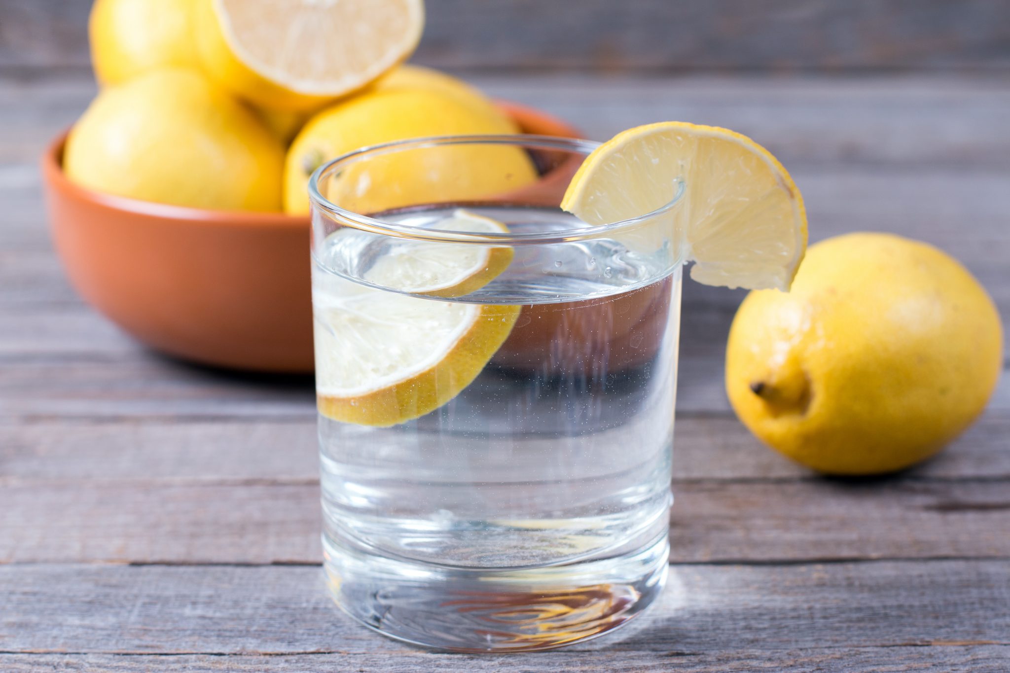 the-8-benefits-of-drinking-lemon-water-in-the-morning-laptrinhx-news